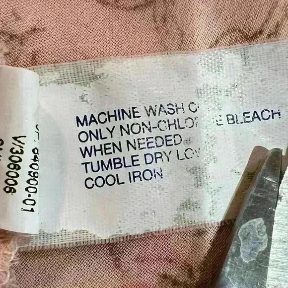 Gap, feminine ruffles camisole. Size M - Picture 7 of 7